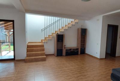 Casă cu 3 camere cu Teren 350 Mp în Dumbrăvița - 4