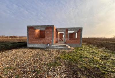 Casă cu Teren 560 Mp în Tărian - 4