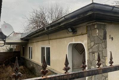 Casă cu 3 camere în Central - 1