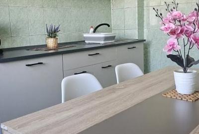 Apartament cu 3 camere decomandat în Casa de Cultură