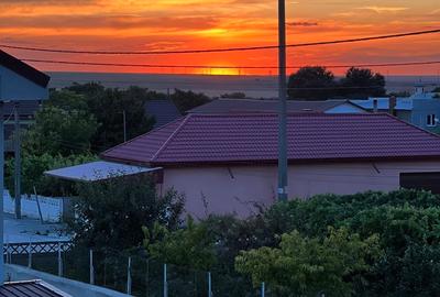 Casă cu 4 camere în Corbu
