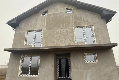 Casă cu Teren 500 Mp în Central - 1