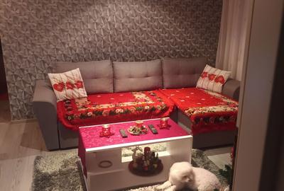 Apartament cu 3 camere semidecomandat în Central - 1