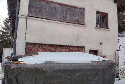 Casă cu Teren 400 Mp în Central - 3