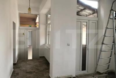 Spațiu comercial, de 76 mp, în Central - 2