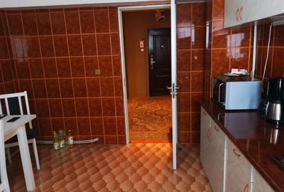 Apartament 3 camere, Central, amenajat, centrala termica - 10