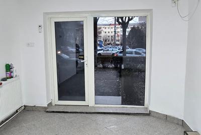 Târgoviște,  micro 6 Bdul Tudor Vladimirescu vsnzare spatiu comercial - 2
