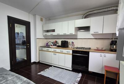 Apartament 3 camere cu boxa inclusa - cartier Traian - 2