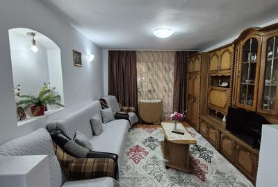Apartament 2 camere , etaj 1 , zona  Cetate - 1
