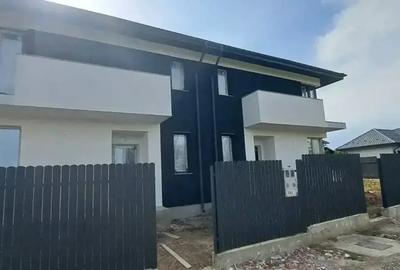 Duplex centru Miroslava - 1