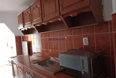 Apartament cu 3 camere în Micro 15 - 1