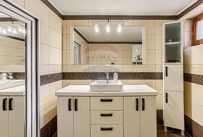 Scaun de inchiriat, salon de infrumusetare zona Vlaicu - 7