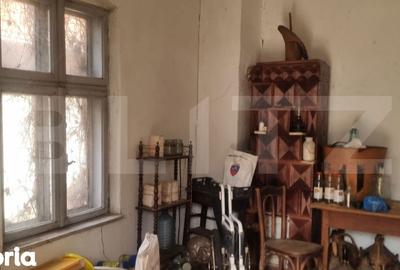 Casă cu 4 camere cu Teren 3800 Mp în Central - 7