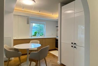Apartament cu 2 camere semidecomandat, mobilat în Vitan Mall