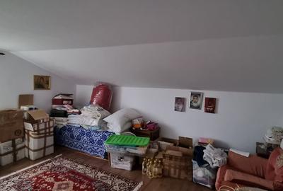 Casă cu 4 camere cu Teren 1400 Mp în Mihai Eminescu