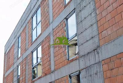 Apartament cu 3 camere decomandat în Traian - 3