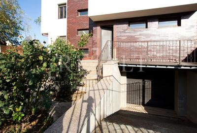 Inchiriere casa, vila 7 camere | Individuala, Renovata, Curte | Campul Pipera - 43