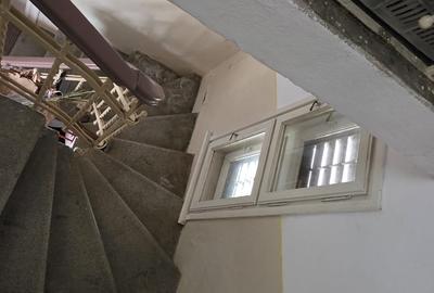 Casă individuală cu 9 camere cu Canalizare în Est - 7