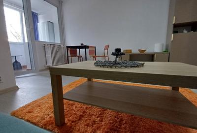Garsonieră semidecomandată în Apărătorii Patriei - 2