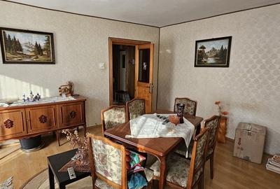 Apartament cu 3 camere decomandat, mobilat în Moinești - 2