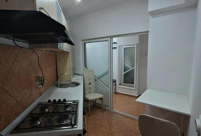 Garsonieră decomandată în Port - 9