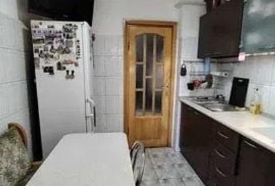 Apartament cu 2 camere decomandat, mobilat în Nicolina