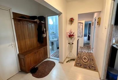 Apartament 3 camere decomandat, mobilat, 2 bai, etaj 2 din 4 Cisnadie - 9
