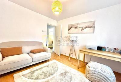 Apartament cu destinatia Spatiu comercial, zona Ana Ipatescu - Bistrita Lac, str - 7