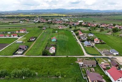 Teren de 1000 mp, în Bod