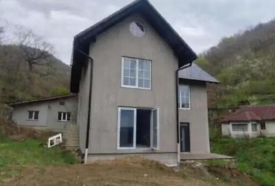 Casă cu 3 camere în Șimleu Silvaniei - 9