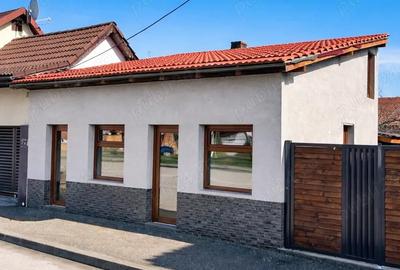 Casă cu 4 camere cu Teren 200 Mp în Central - 1