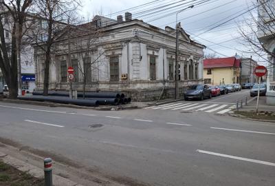 Casă individuală cu 10 camere cu Teren 978 Mp în Central - 1