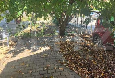 Apartament cu 3 camere decomandat în Micești - 2