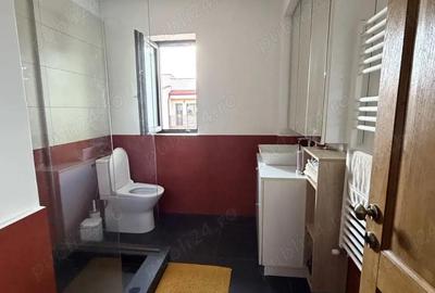 Casă cu 5 camere cu Teren 250 Mp în Florești - 1