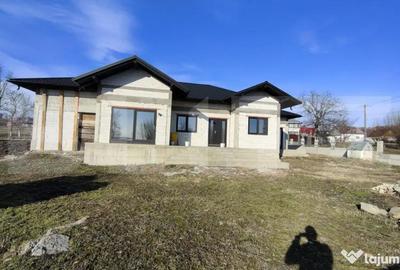 Casă cu 4 camere cu Teren 1300 Mp în Central - 6
