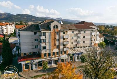 Apartament cu 18 camere decomandat în Central - 17
