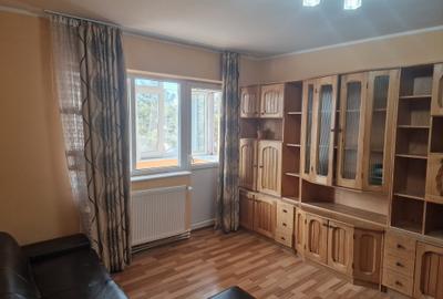 Apartament cu 2 camere semidecomandat, mobilat în Central