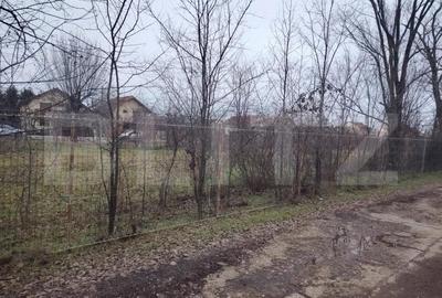 Teren de 2700 mp, în Central - 3