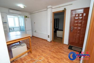 Apartament cu 2 camere decomandat în C5 - 7