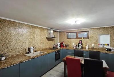 Casă cu 5 camere cu Teren 183 Mp în Central - 2