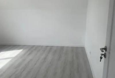 Casă cu 5 camere cu Teren 395 Mp în Malu Mare - 4