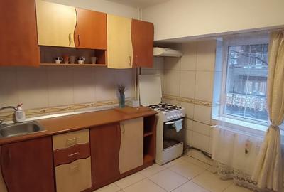 Unirii, bloc 1990, decomandata - 4