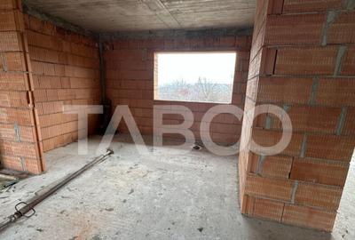 Casa individuala 5 camere curte 500 mp 127 mpu de vanzare Se - 12