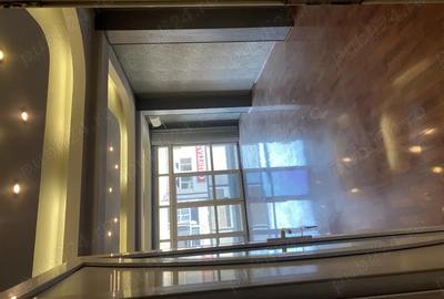 Spațiu comercial, de 322 mp, în Central - 4