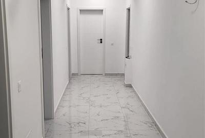 Apartament cu 3 camere decomandat în Lujerului