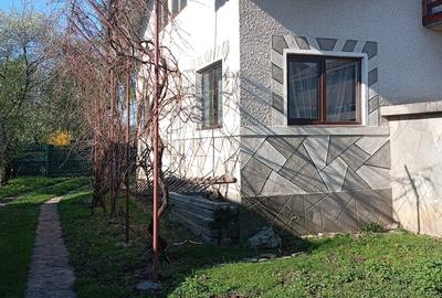 Casă cu 7 camere cu Teren 1974 Mp în Sud