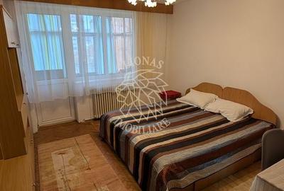 Apartament cu 3 camere decomandat în Central - 1