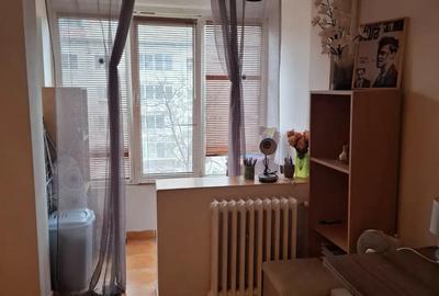 Inchiriez apartament o camera zona Circumvala?iunii - 3