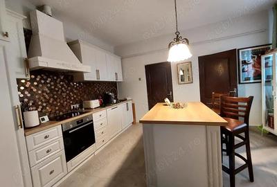Casa de vanzare 200 mp utili, teren 2.160 mp Simeria, Str. G. Co?buc - 2