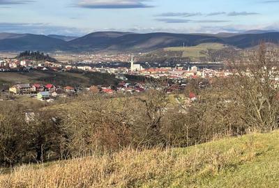 Teren de 16663 mp, în Central - 4